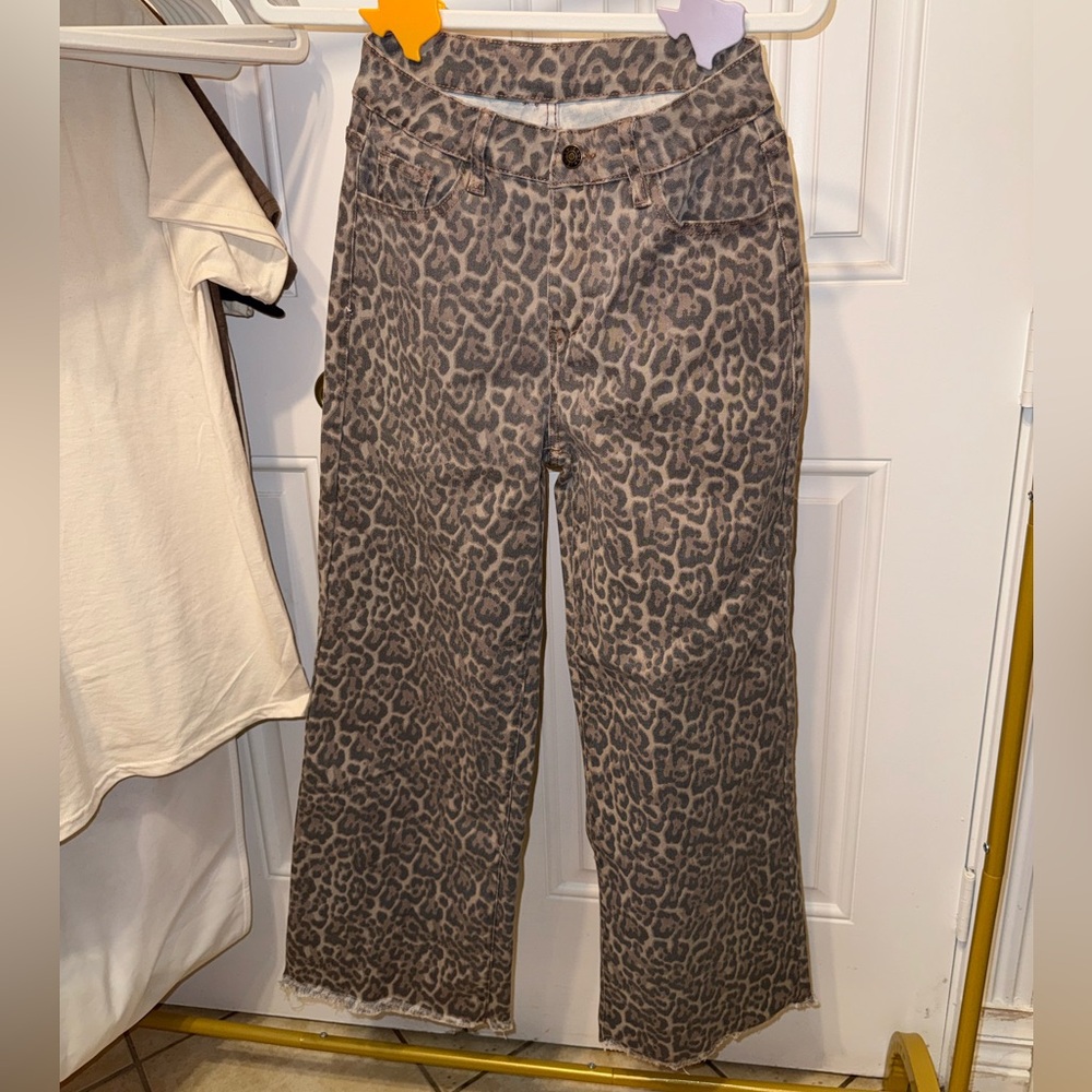 Cropped Leopard Wide Leg Pants